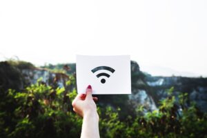 Lire la suite à propos de l’article Quelle est la différence entre le 2.4 et 5 GHz WiFi